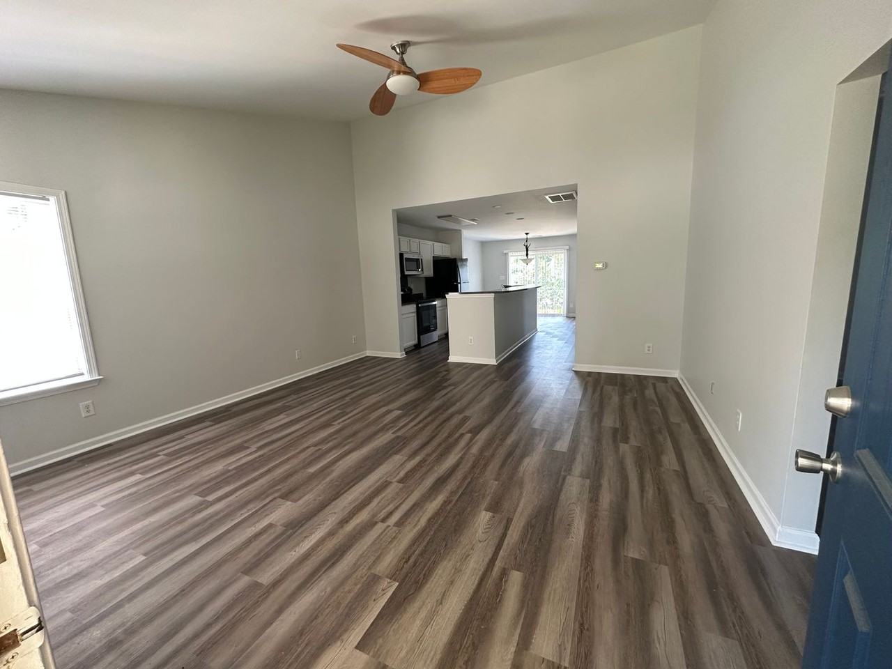 2004 Taras Trace Dr - Photo 2 of 14