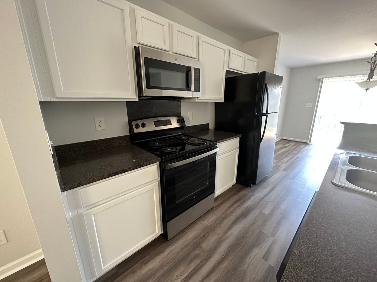 2004 Taras Trace Dr - Photo 3 of 14