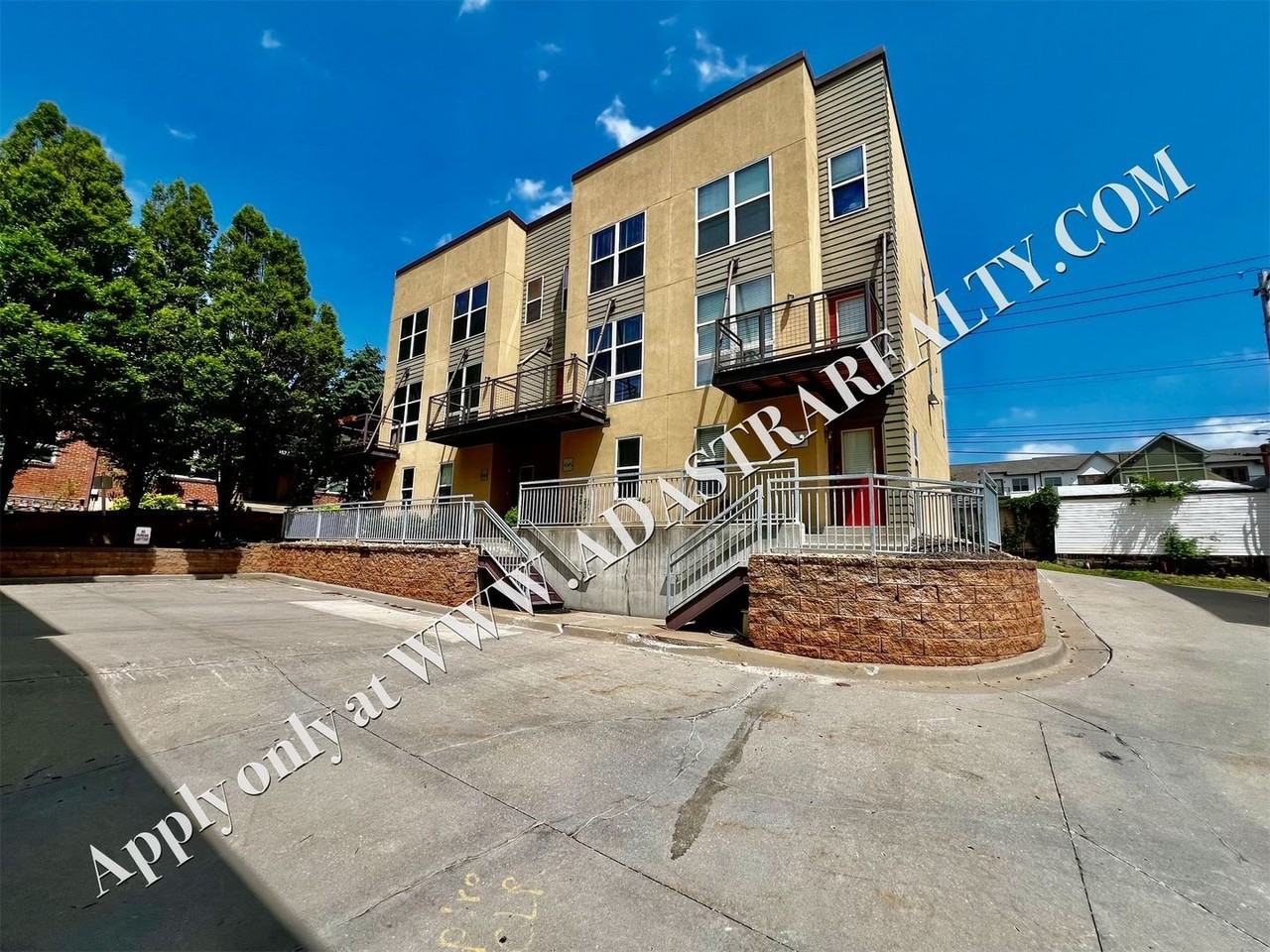 4545 Madison Ave - Photo 3 of 23