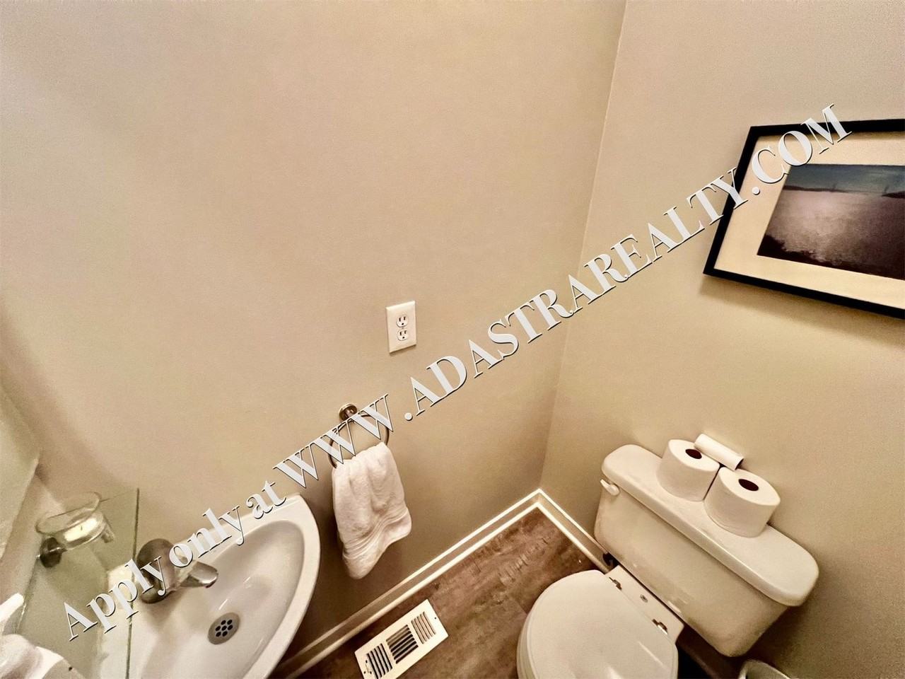 4545 Madison Ave - Photo 6 of 23