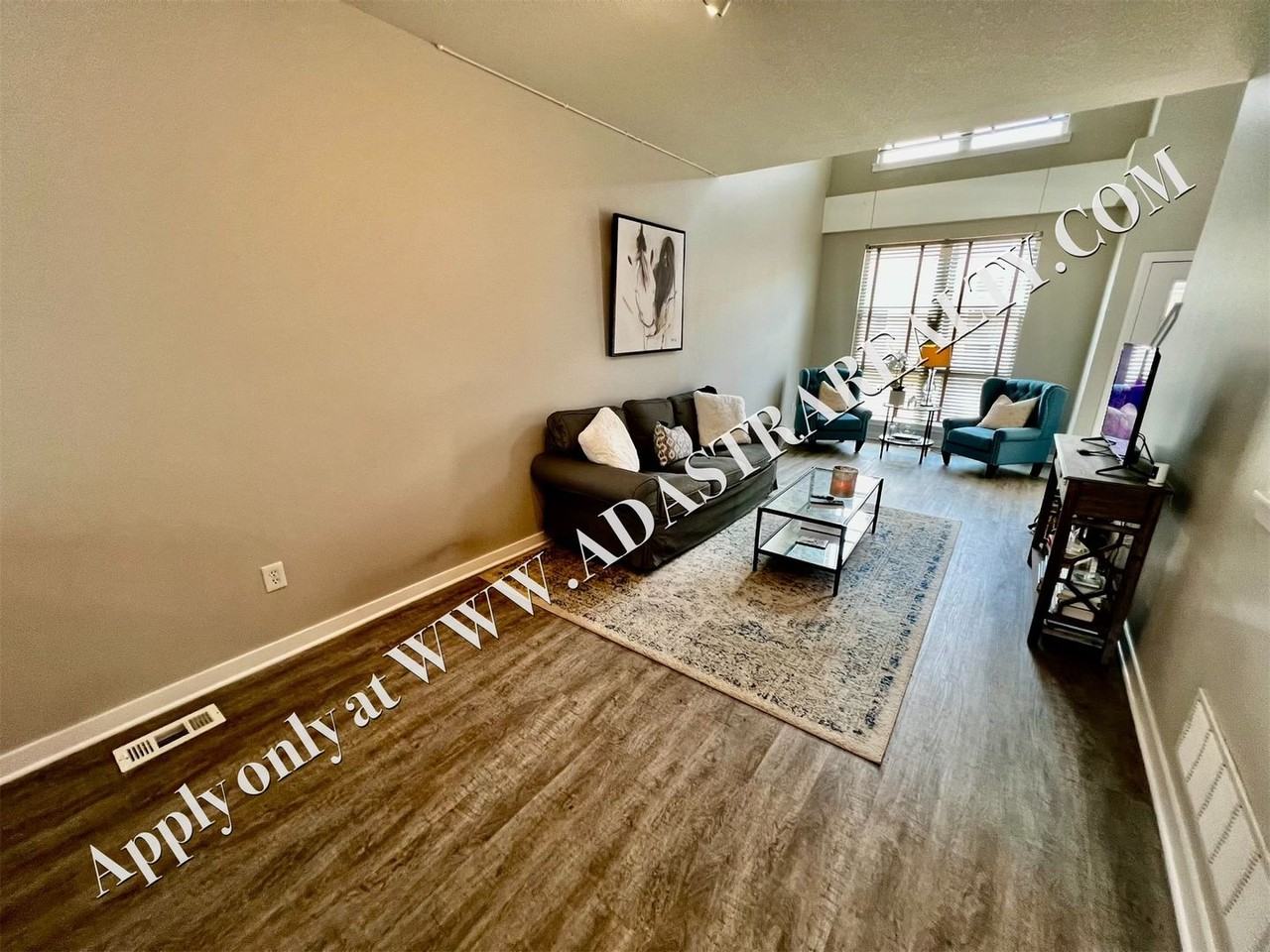 4545 Madison Ave - Photo 7 of 23