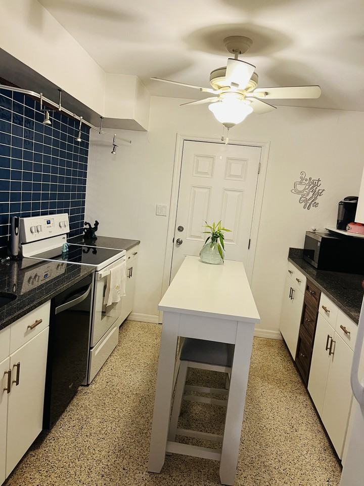 280 E Madeira Ave - Photo 4 of 9