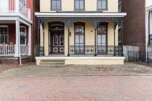 featured image of 121 W Clay St #2