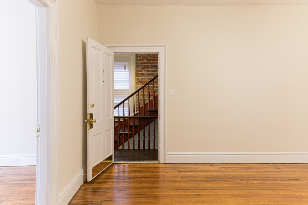 121 W Clay St #2 - Photo 2 of 12