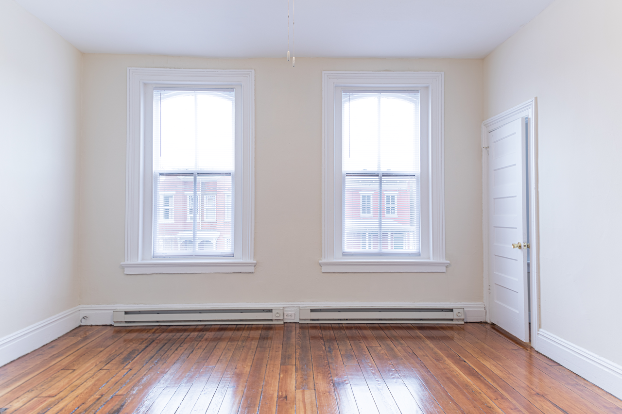 121 W Clay St #2 - Photo 3 of 12