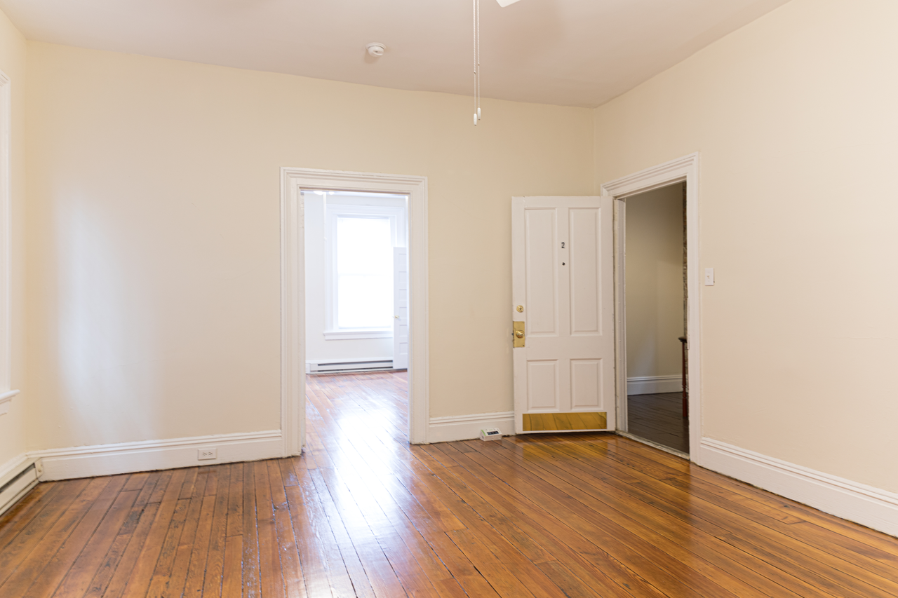 121 W Clay St #2 - Photo 4 of 12