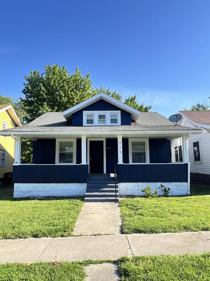 934 E Mulberry St #1 - Photo 2 of 14