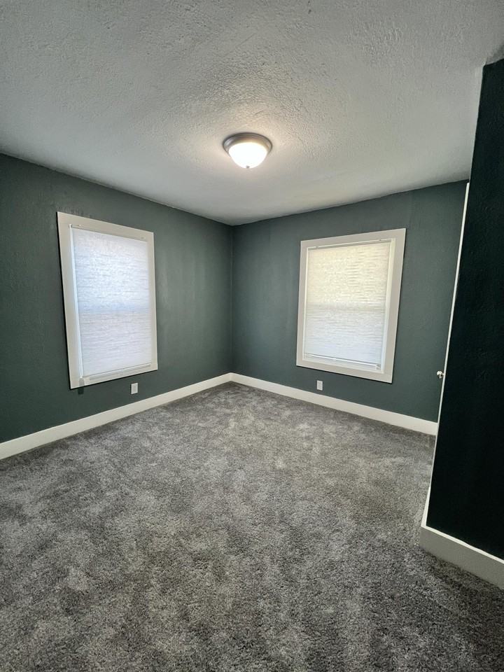 934 E Mulberry St #1 - Photo 7 of 14