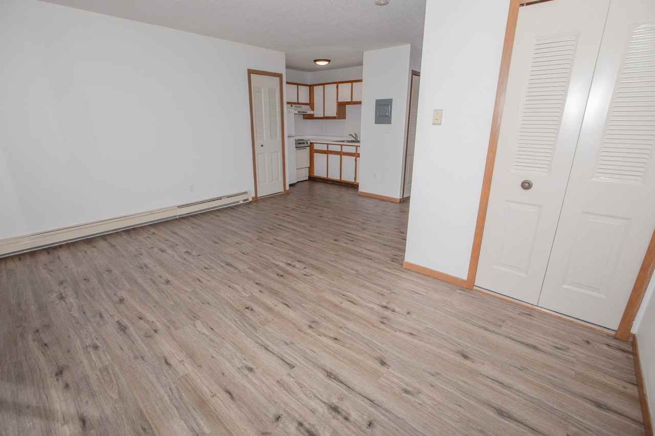 1910 Roosevelt Dr - Photo 3 of 7