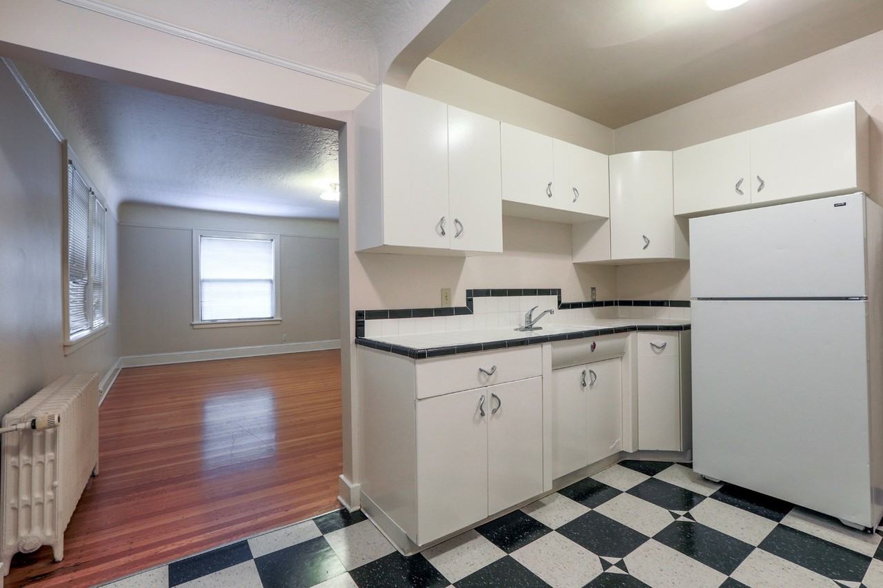 707 NW 19th Ave - Photo 3 of 22