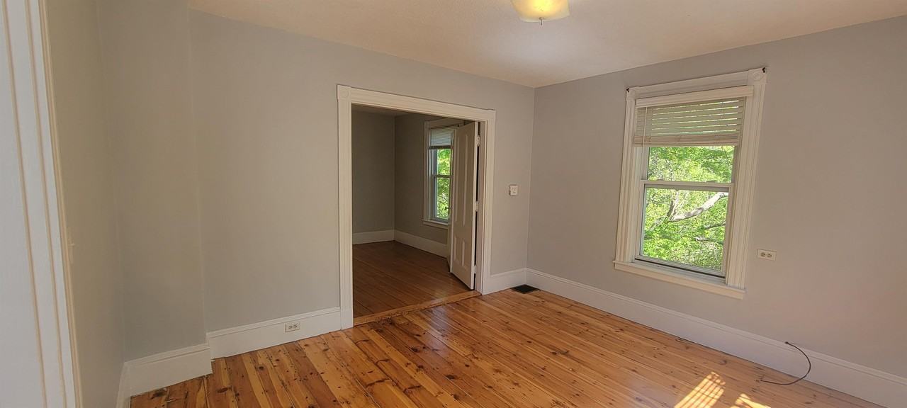 85B 1st St #85B - Photo 6 of 10