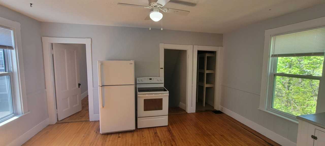85B 1st St #85B - Photo 2 of 10