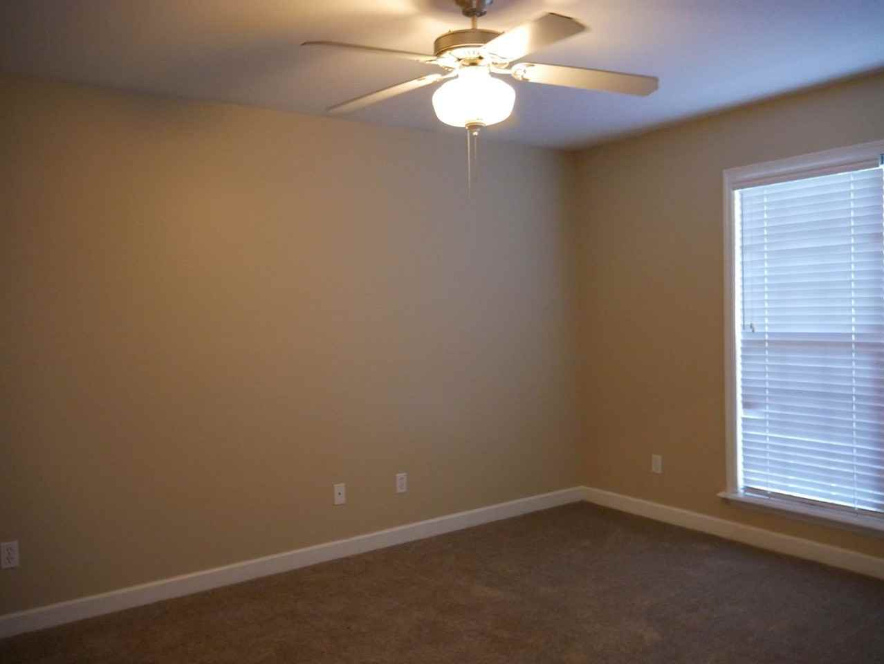 4906 Timberwood Dr - Photo 4 of 31