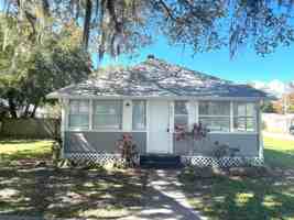 featured image of 802 Missouri Ave