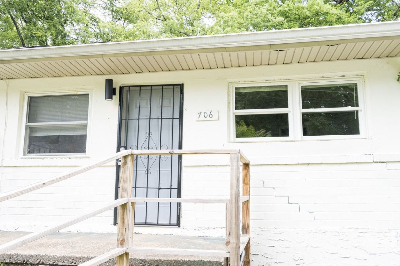 706 W 47th St - Photo 2 of 12