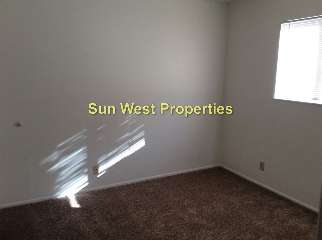 Navajo E. 1015 - Photo 2 of 6