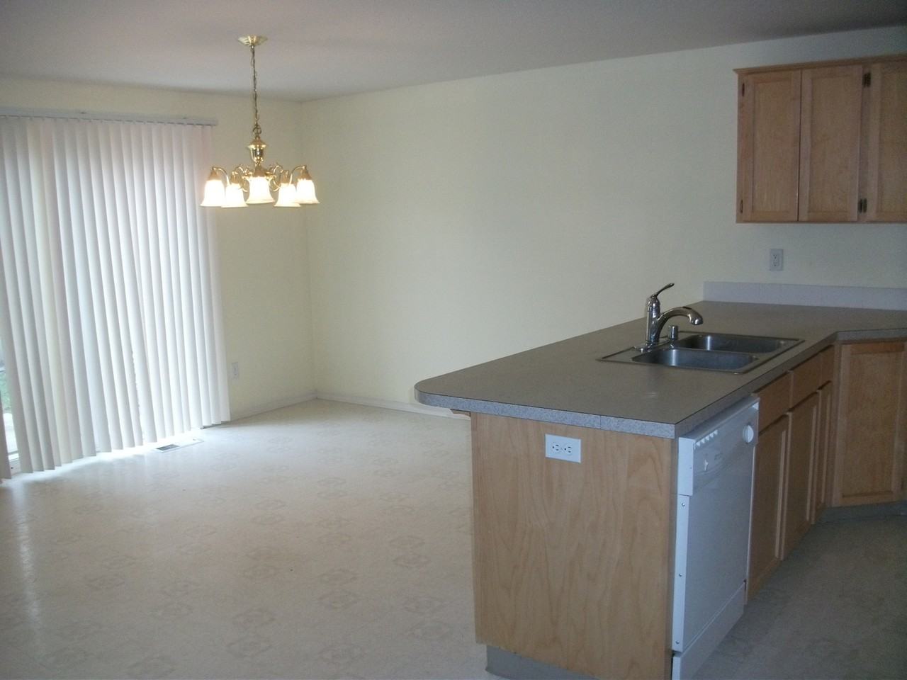 15012 Ne 68th Way - Photo 3 of 14