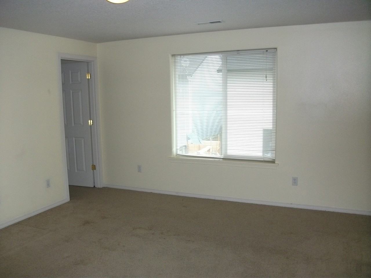15012 Ne 68th Way - Photo 7 of 14
