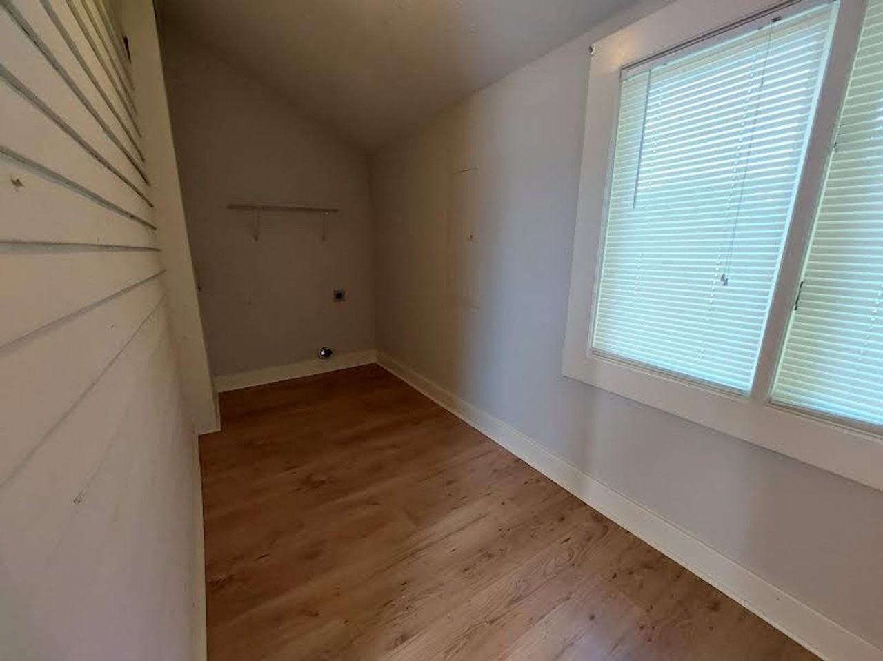 202 East 95th Street South - Photo 3 of 14