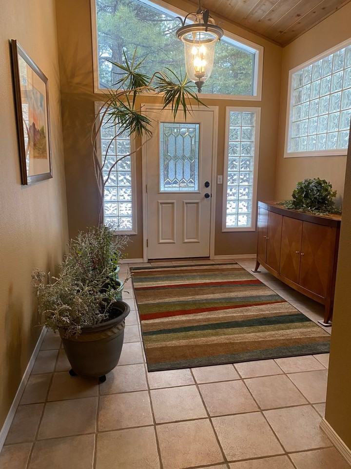 1631 N Mariposa Rd - Photo 2 of 19