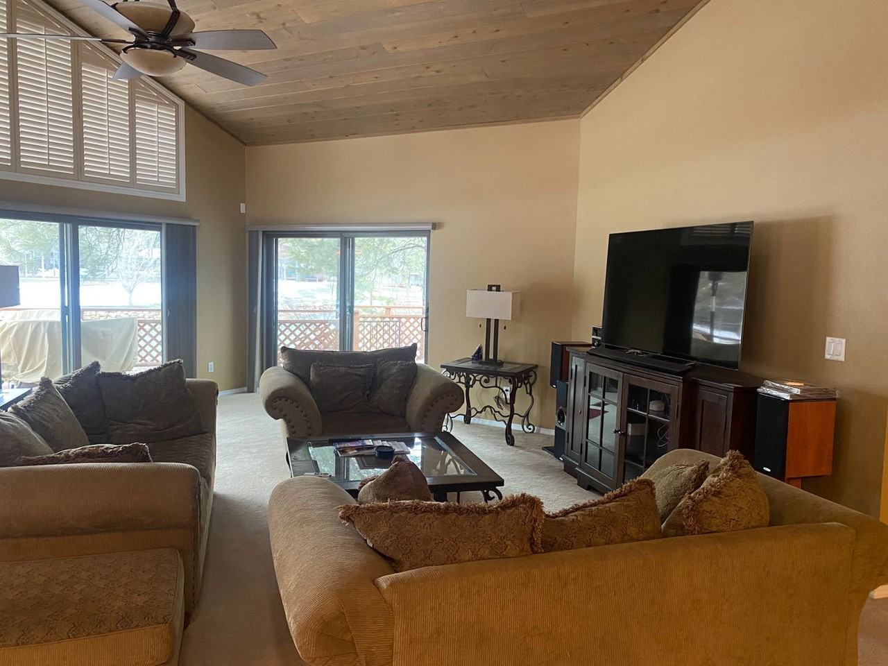 1631 N Mariposa Rd - Photo 3 of 19