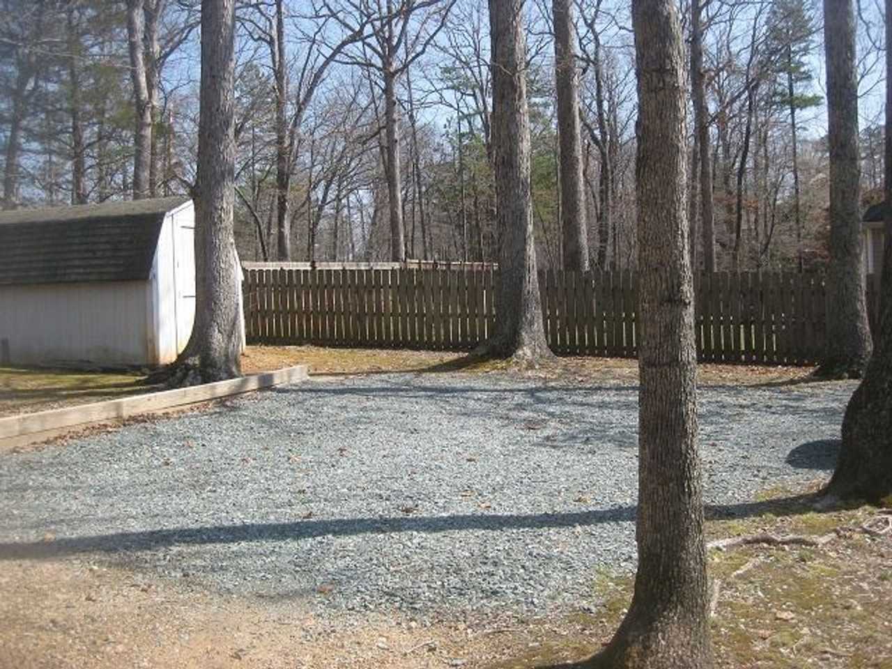 655 Jefferson Dr - Photo 3 of 22