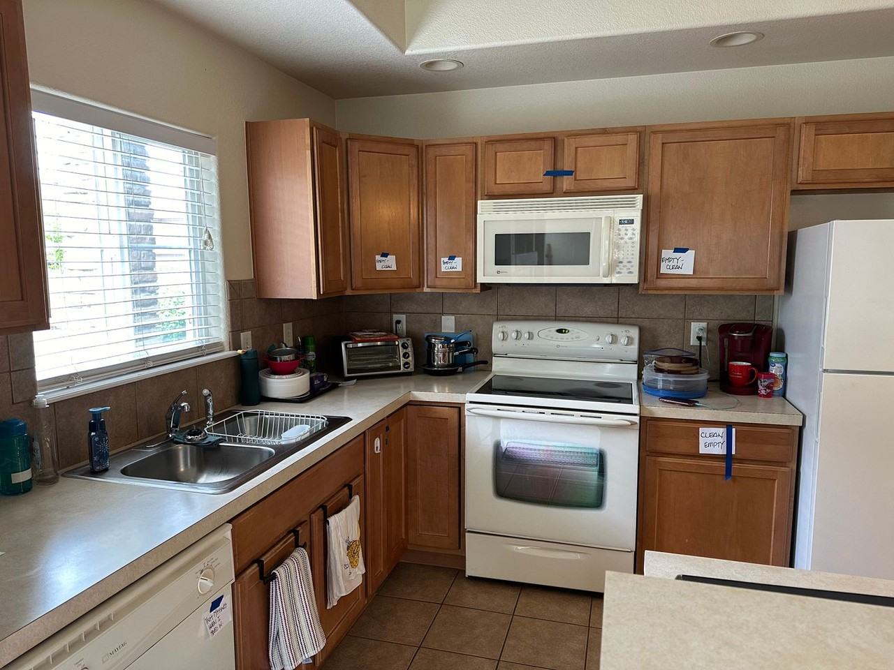 5027 Northern Lights Dr - Photo 5 of 17