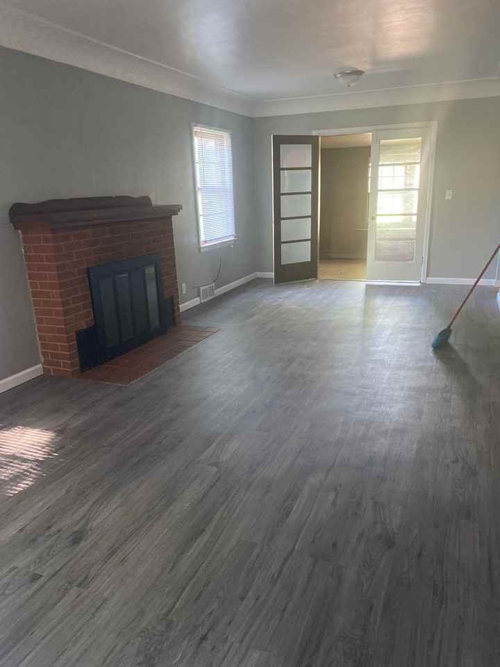 541 Hope Ave - Photo 2 of 9