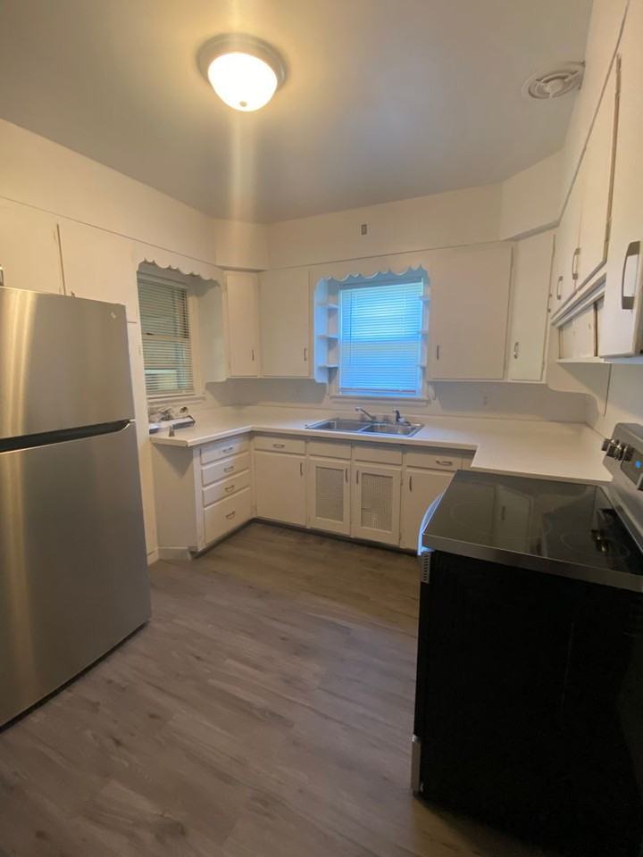 541 Hope Ave - Photo 3 of 9