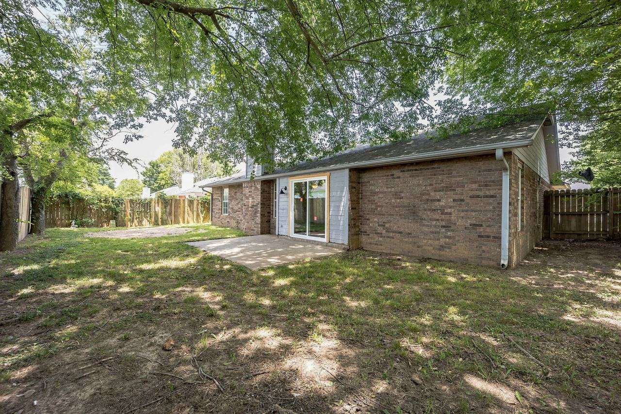 4307 W Beaver Ln - Photo 2 of 14