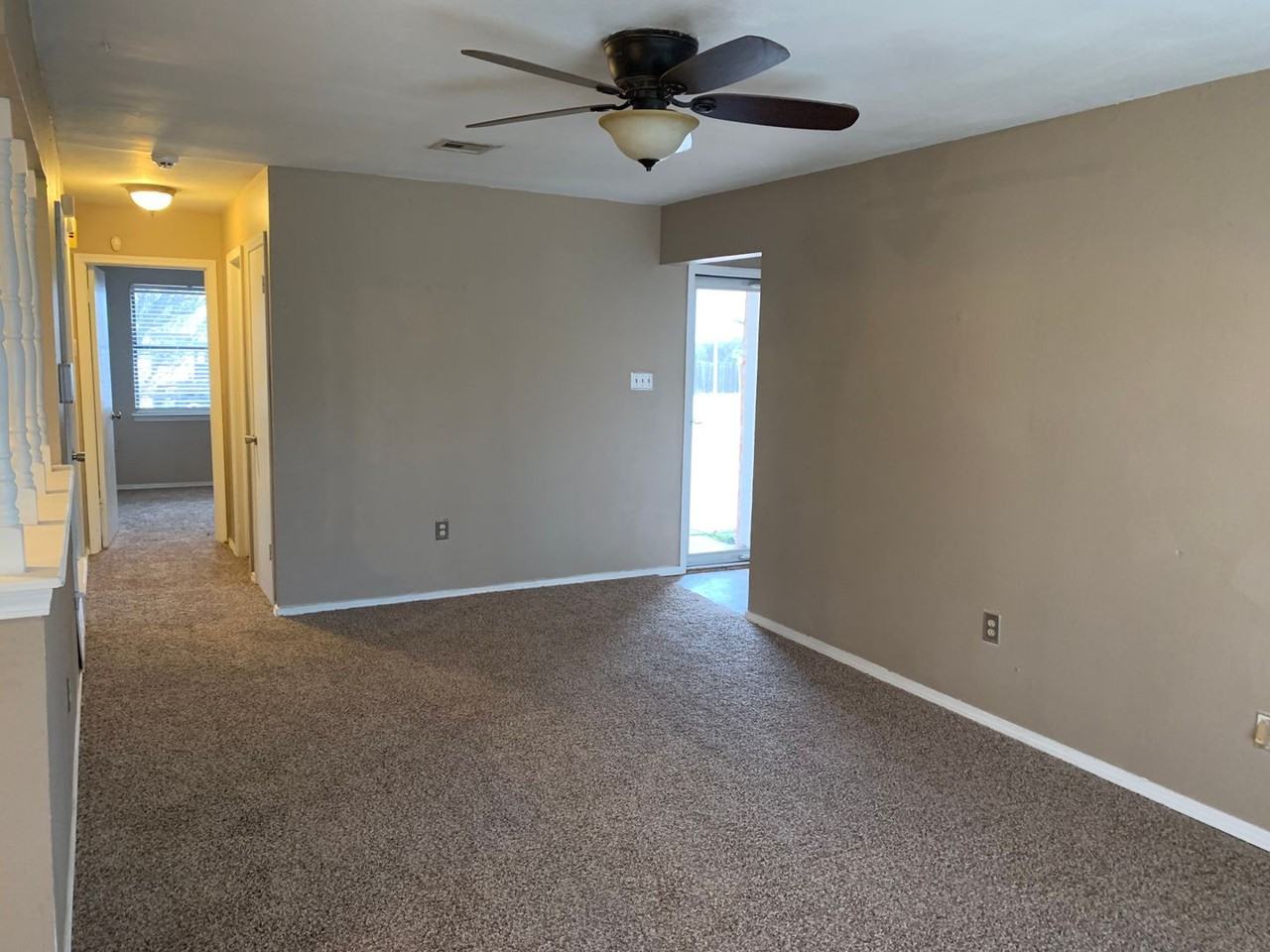 411 Ne 27th St - Photo 2 of 7