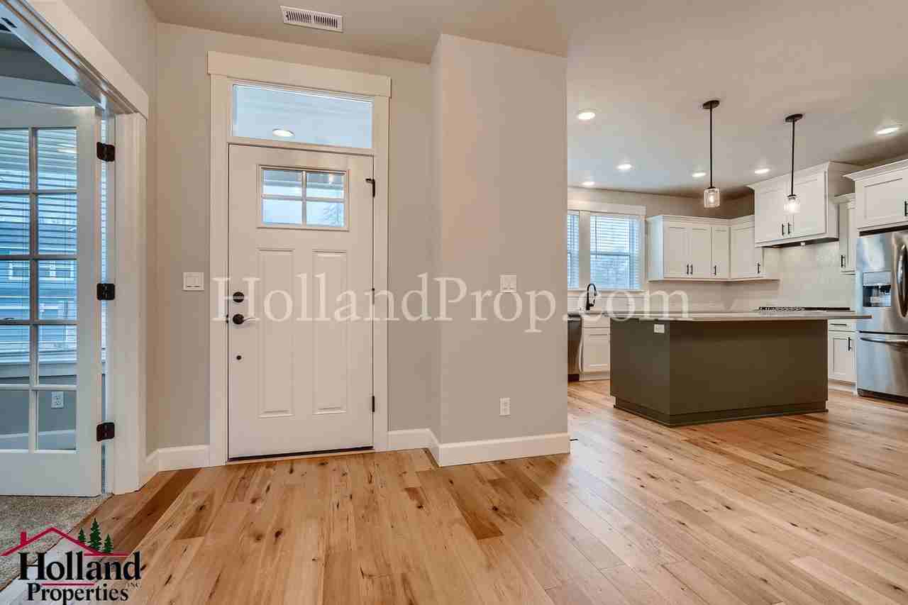 5981 Se Skylight St - Photo 4 of 29