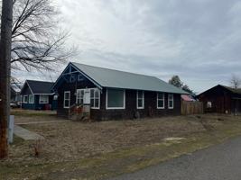 featured image of 10300 S C St