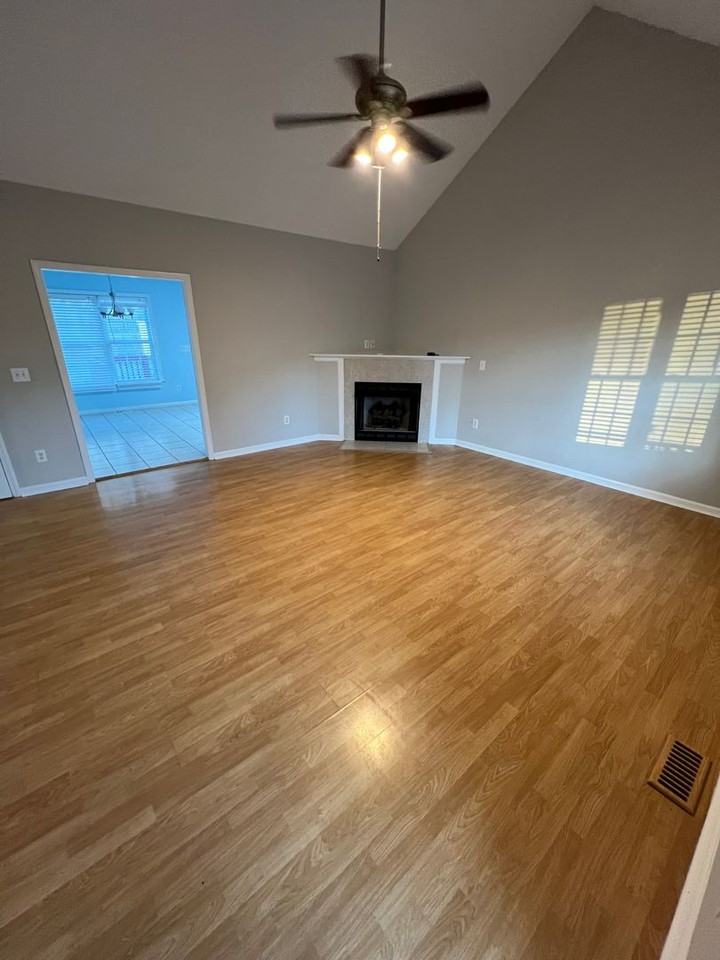 120 Cedarhurst Ln - Photo 2 of 16