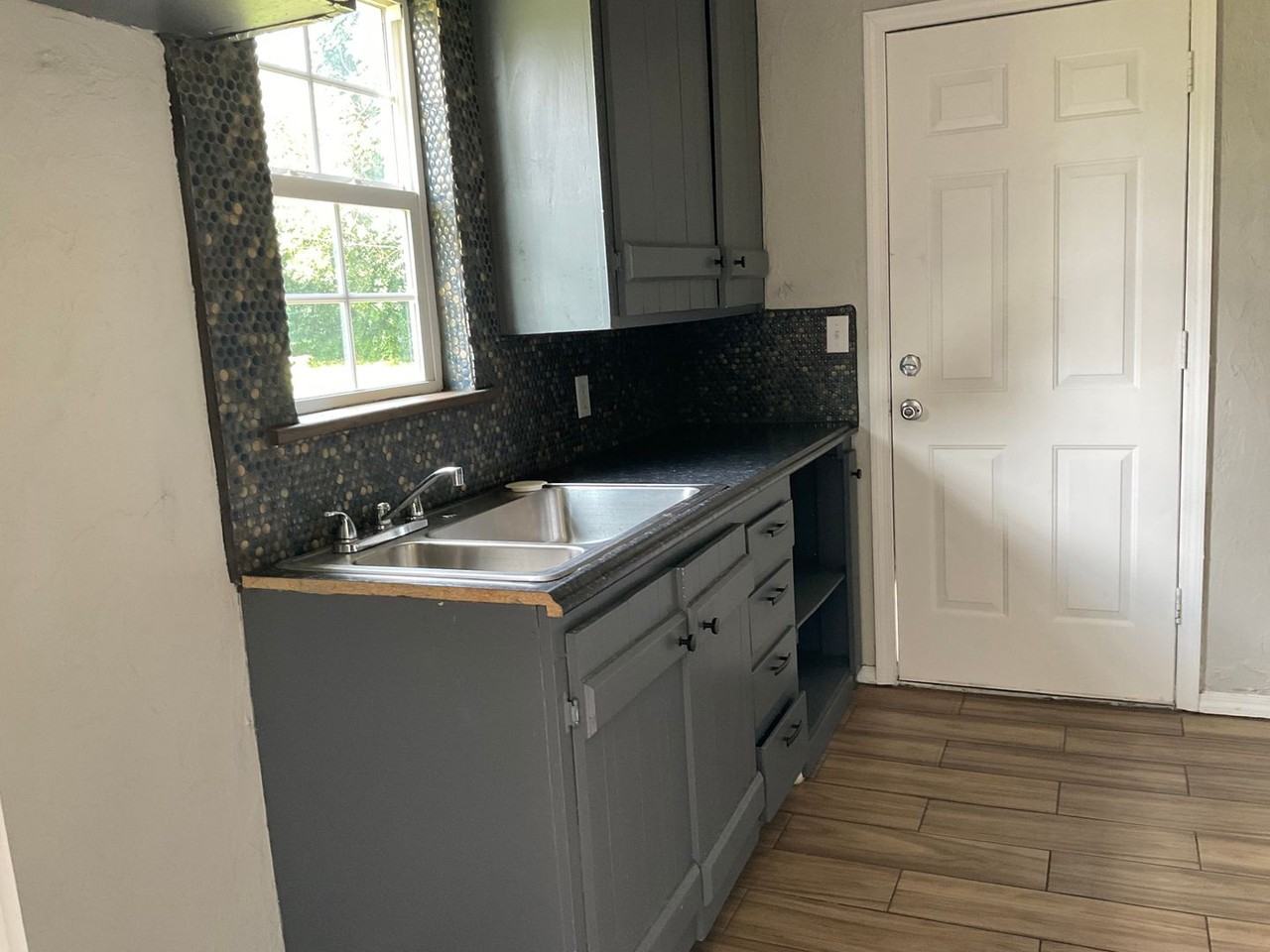 3416 Se 19th St - Photo 3 of 8