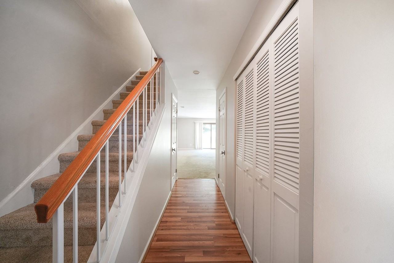 48 Elan Ln - Photo 2 of 26