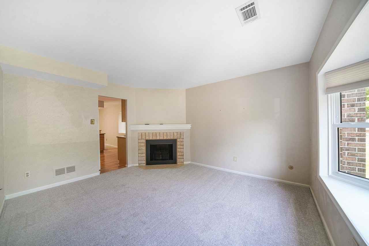 48 Elan Ln - Photo 3 of 26