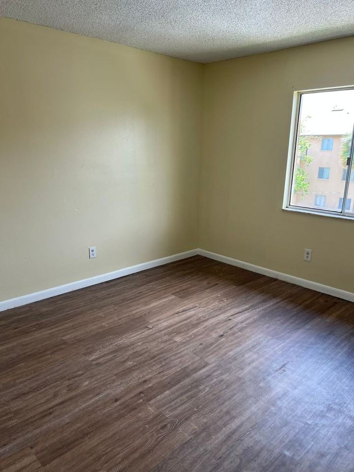 5213 Via Hacienda Cir - Photo 5 of 14