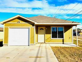 featured image of 1519 E 7th St