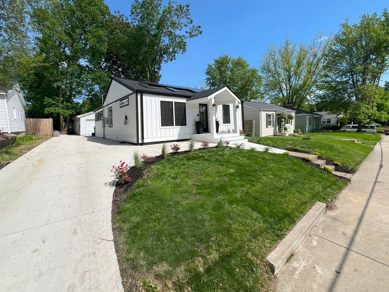 706 S Clayton St - Photo 3 of 28