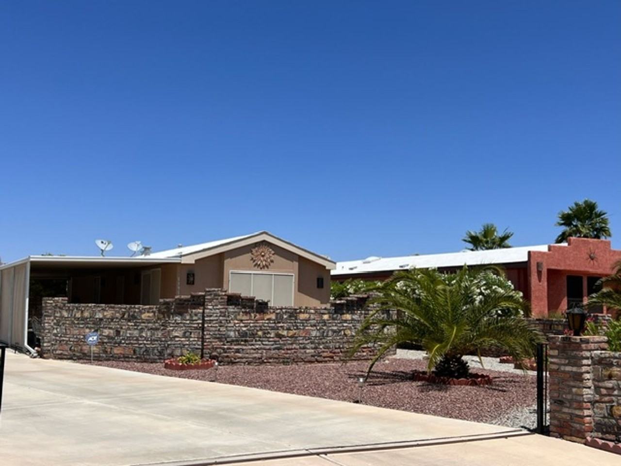 13916 E 54th Dr - Photo 2 of 15