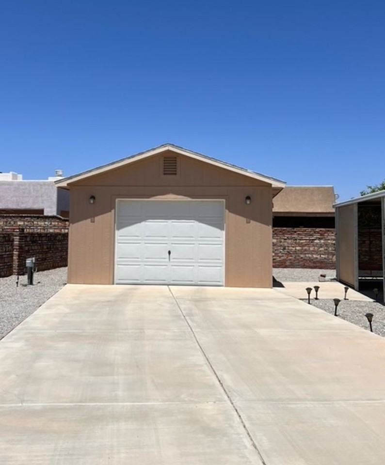 13916 E 54th Dr - Photo 3 of 15