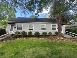 featured image of 1307 E 10th St