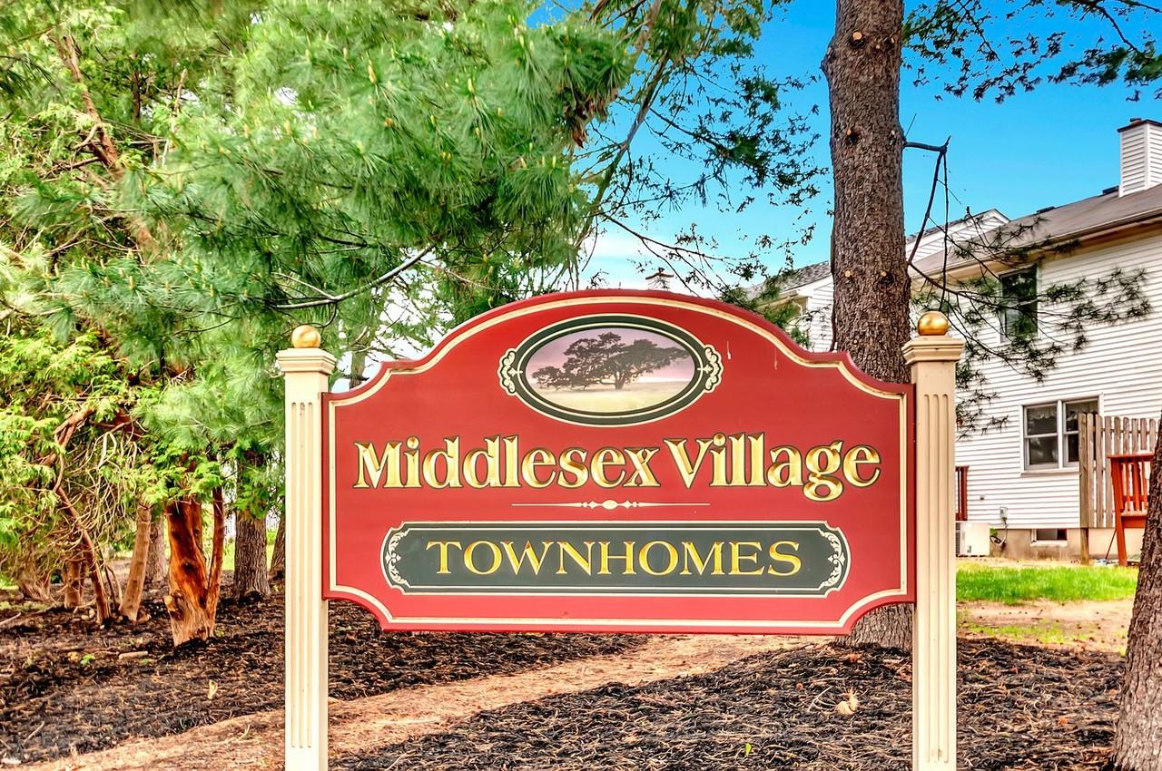 22 Hickory Ct - Photo 3 of 24