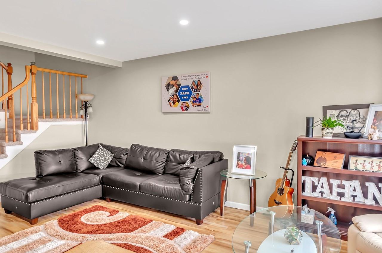 22 Hickory Ct - Photo 4 of 24