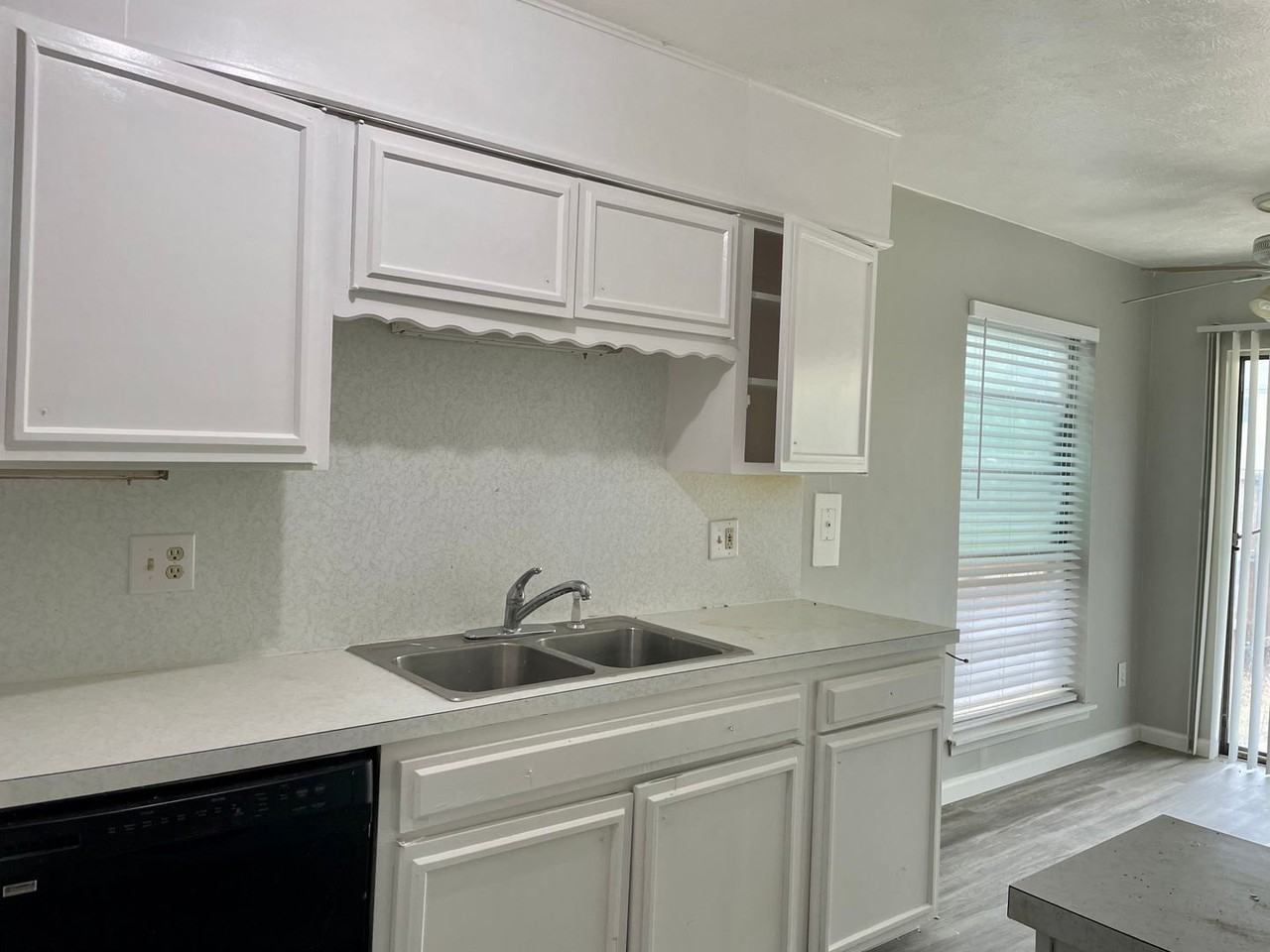 13722 Flagstone Ln - Photo 7 of 16