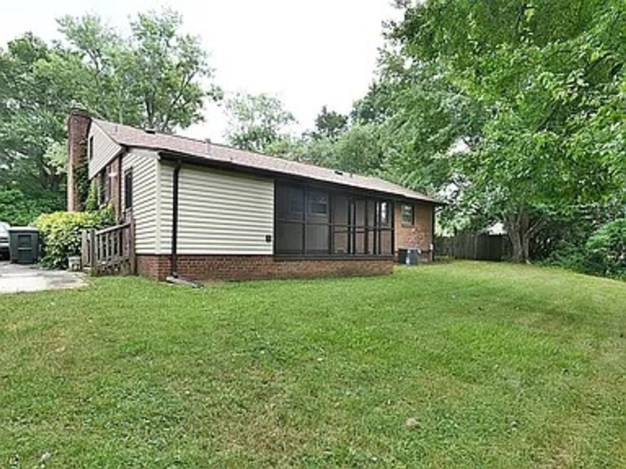 226 Danby Dr - Photo 2 of 16