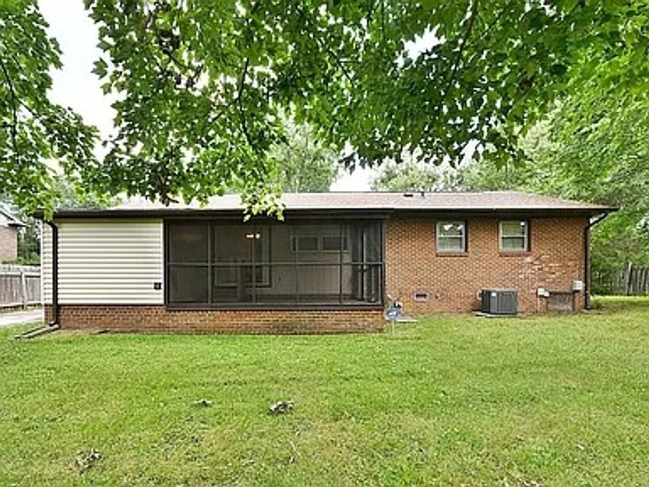 226 Danby Dr - Photo 3 of 16
