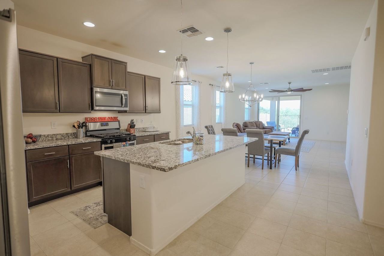 14031 E Golden Oaks Rd - Photo 3 of 35