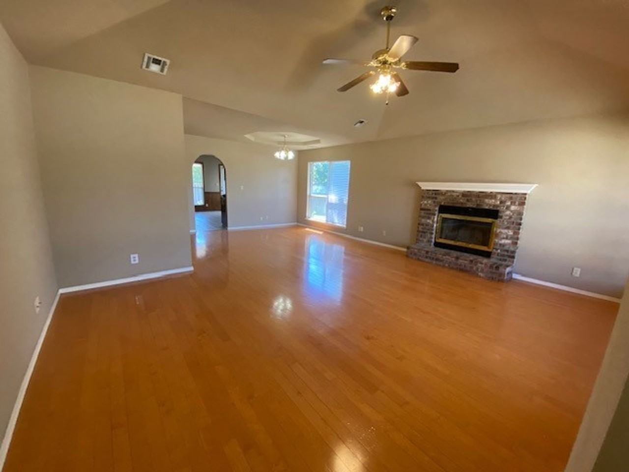 3301 N 5th St - Photo 3 of 21